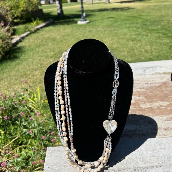 Mother of pearl multi strand necklace - Picture 2 of 4